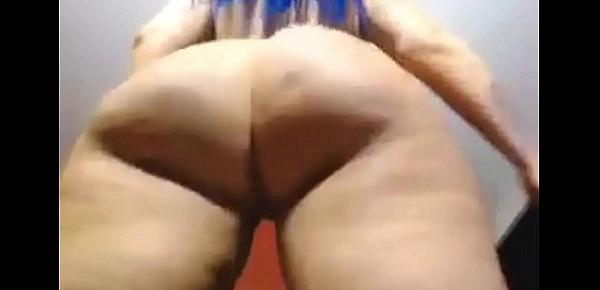  Webcam Teen Shaking Her Ass
